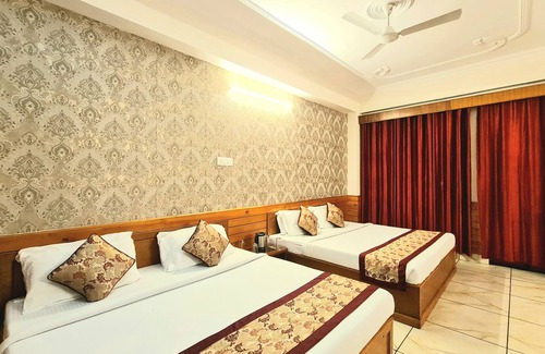 Jadrangal Hotel | Hotel Chand Himalayan Brothers