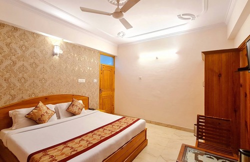Jadrangal Hotel | Hotel Chand Himalayan Brothers