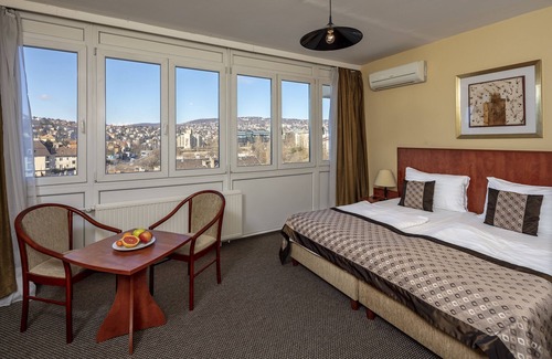 Gellert Hill Hotel | Hotel Charles
