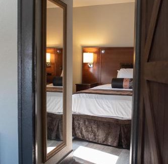 Dearborn Hotel | Hotel Chataura