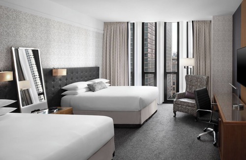 Downtown Chicago Hotel | Hotel Chicago Downtown, Autograph Collection by Marriott