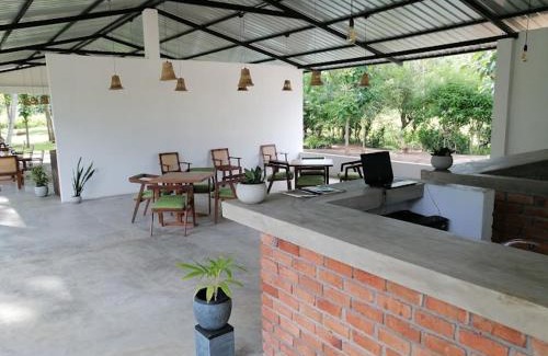 Rambukkana Hotel | Hotel Chingari Pinnawala