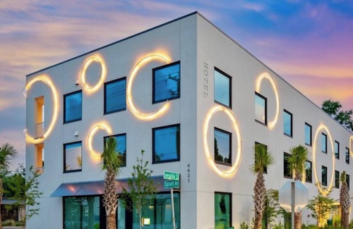 North Charleston Hotel | Hotel Circulo - Park Circle - Suite 260