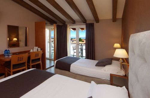 Peschiera del Garda Hotel | Hotel Clarin 14 by Dori