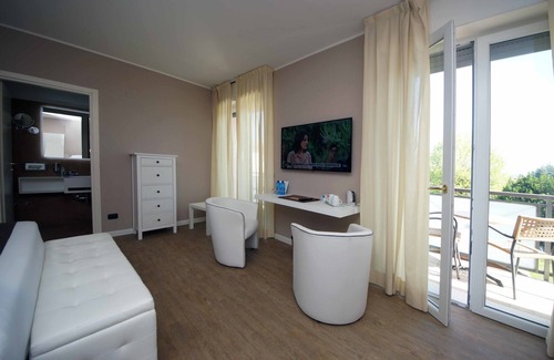 Peschiera del Garda Hotel | Hotel Clarin 14 by Dori