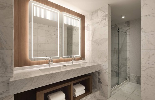 Downtown Cleveland Hotel | Hotel Cleveland, Autograph Collection