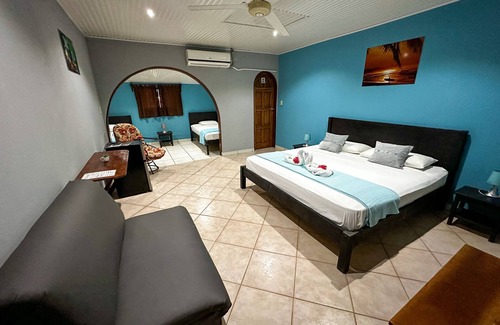 Manuel Antonio Bed & Breakfast | Hotel Colibri
