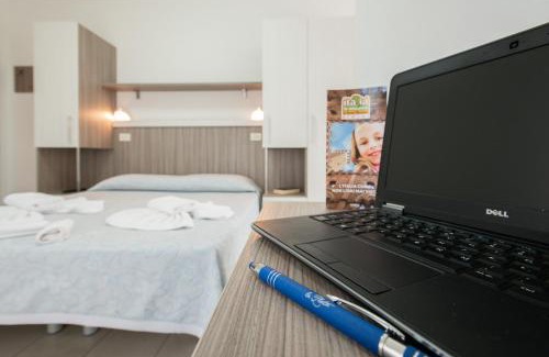 Fogliano Marina Hotel | Hotel Consul Dipendenza "la Plata" con piscina