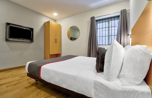 Kolkata Hotel | Hotel Consulate By BookMeriHotel