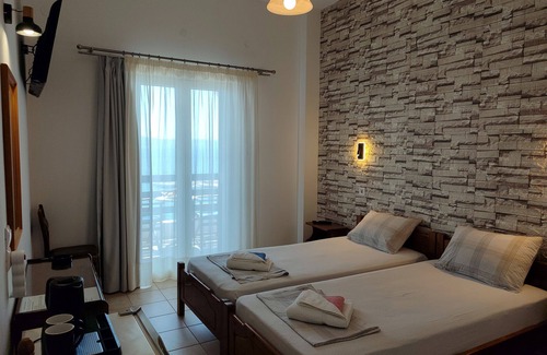 Piso Livadi Hotel | Hotel Corali