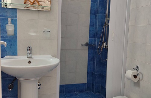 Piso Livadi Hotel | Hotel Corali