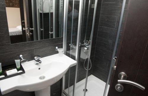 Podgorica Hotel | Hotel Crnogorska Kuća