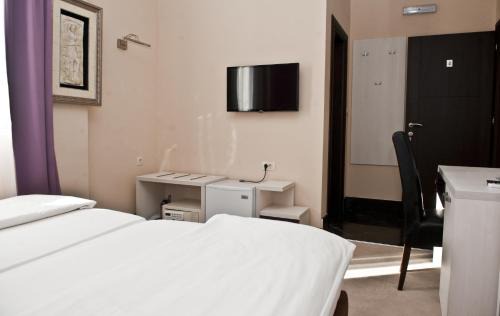 Podgorica Hotel | Hotel Crnogorska Kuća