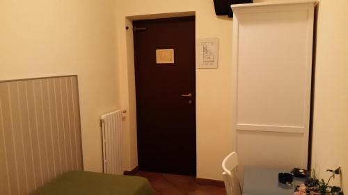 Rione IV Campo Marzio Hotel | Hotel Croce Di Malta