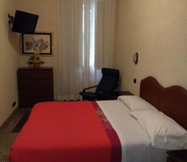 Rione IV Campo Marzio Hotel | Hotel Croce Di Malta