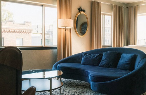Belltown Hotel | Hotel Crocodile & Crocodile Music Venue