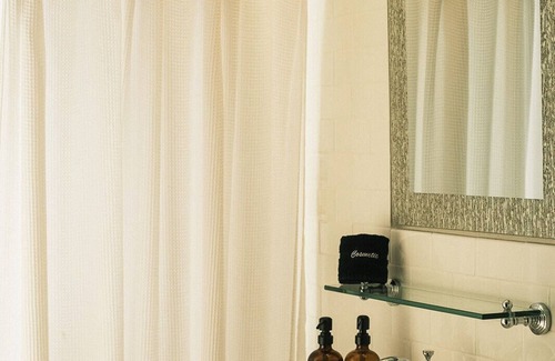 Belltown Hotel | Hotel Crocodile & Crocodile Music Venue