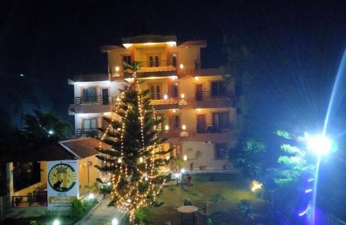 Sauraha Hotel | HOTEL CROWN HORIZON