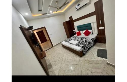 Zirakpur House | Hotel Crown, Zirakpur, Punjab