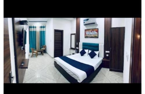 Zirakpur House | Hotel Crown, Zirakpur, Punjab