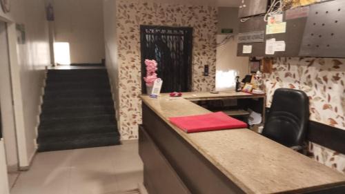 Navrangpura Hotel | hotel crystal