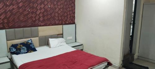 Navrangpura Hotel | hotel crystal