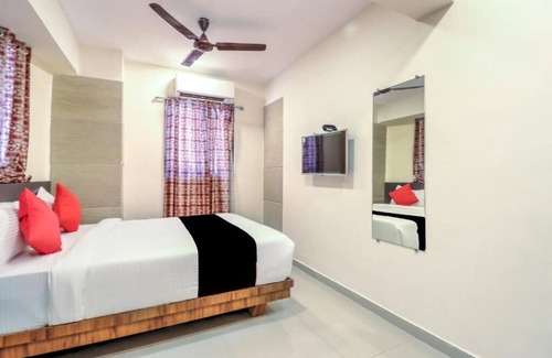 Kurla West House | Hotel Crystal Inn