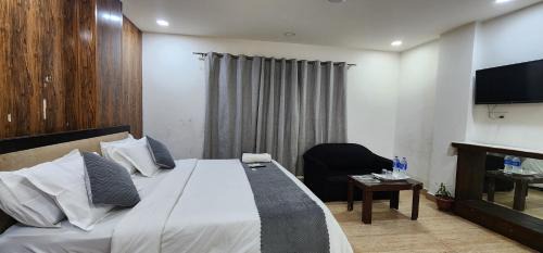 New Delhi Hotel | Hotel Crystel Residency By Premium Villa