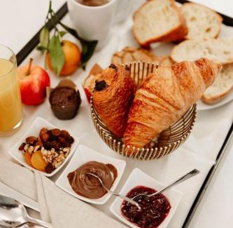 Chanteloup-en-Brie Hotel | Hotel Dali Val d'Europe, Tapestry Collection by Hilton