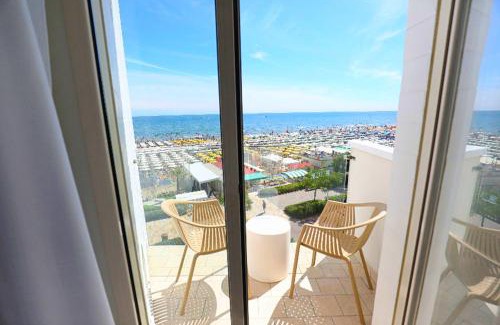 Alba Hotel | Hotel Daniel's FRONTE MARE