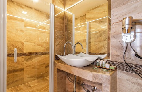 Old Town Hotel | Hotel Danubia Gate