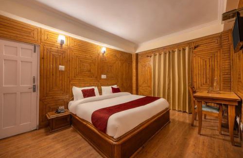 Shimla Hotel | Hotel Deepwoods
