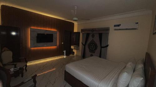 D.H.A. House | Hotel Defence Inn