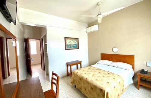 Ricardo Flores Magon Hotel | Hotel Delfines