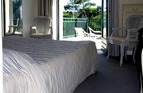 Soulac-sur-Mer Hotel | Hotel des Pins