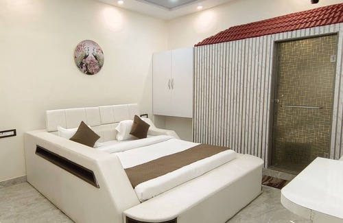 Sigra Hotel | Hotel Devvanshi Vila