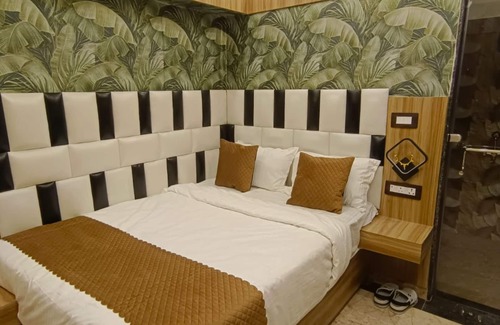 Sigra Hotel | Hotel Devvanshi Vila