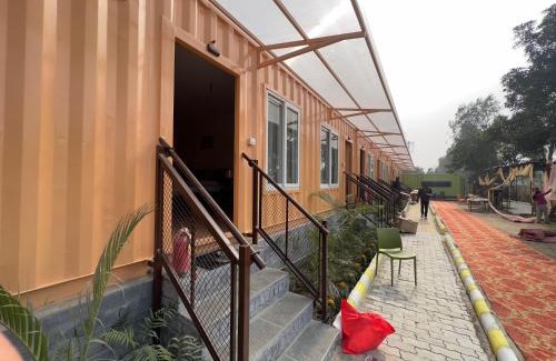 Faizabad Hotel | Hotel Divine Ayodhya- A Unit of Chinar Services