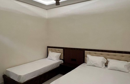 Varanasi Hotel | Hotel Divyakashi homestay