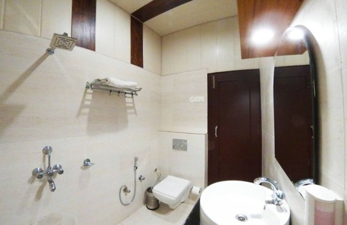 Naddi Hotel | Hotel Divyansh By VRB Hotels