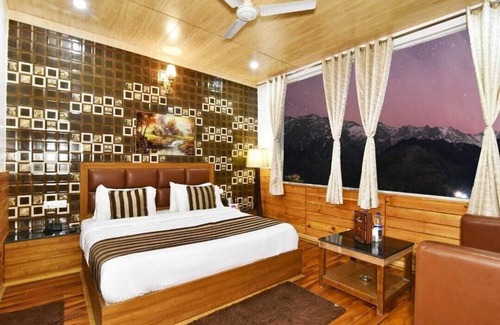 Naddi Hotel | Hotel Divyansh By VRB Hotels