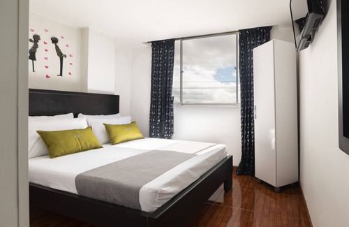 Fontibon Hotel | Hotel Dorado 100