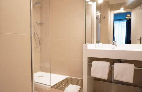 Les Halles Hotel | Hotel du Cygne Paris