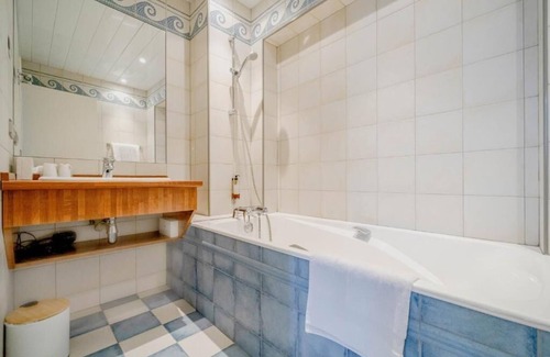 Talloires-Montmin Hotel | Hotel Du Lac