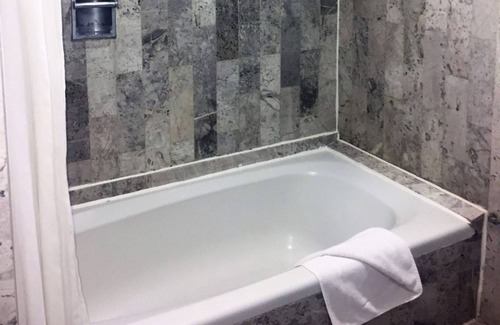 Zona Paseo Montejo Hotel | Hotel El Conquistador