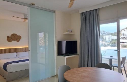 Cala Llonga Apartment | Hotel El Pinar