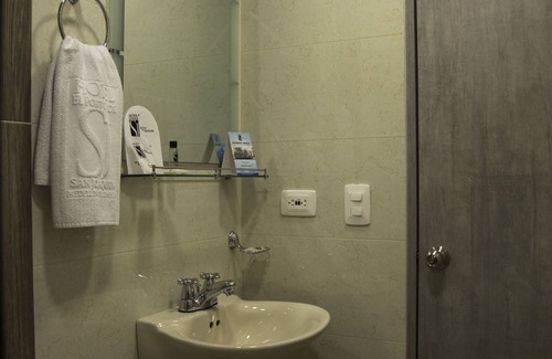 Laureles - Estadio Hotel | Hotel El Portón de San Joaquín