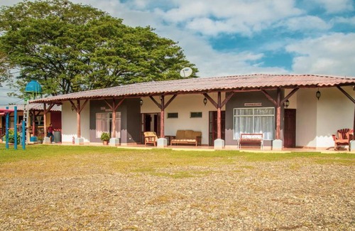 Quepos Hotel | Hotel El Rancho