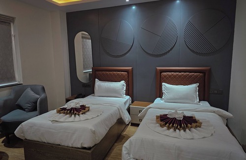 Dehradun Hotel | HOTEL ELARA