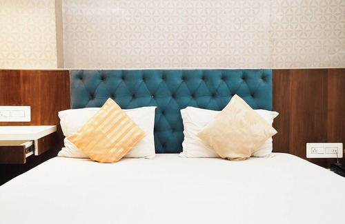 Goregaon East Hotel | Hotel Elegance
